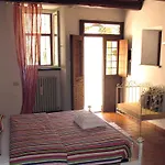 Vico Del Poeta Bed & Breakfast
