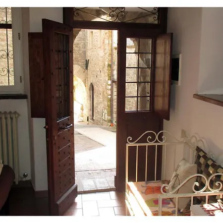 Couette-café Vico Del Poeta 3*