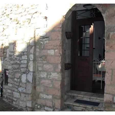 Vico Del Poeta 3*