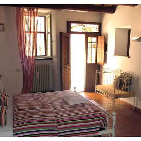 Vico Del Poeta ベッド・アンド・ブレックファスト 3*