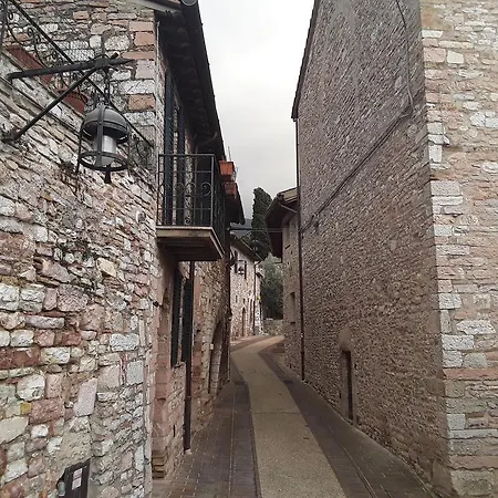 Couette-café Vico Del Poeta 3*